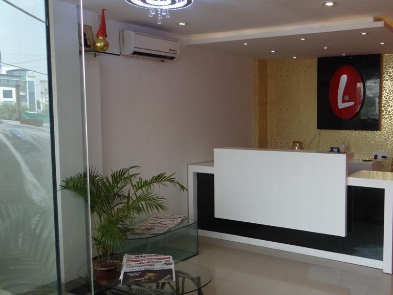 Linear Inn Indore Esterno foto