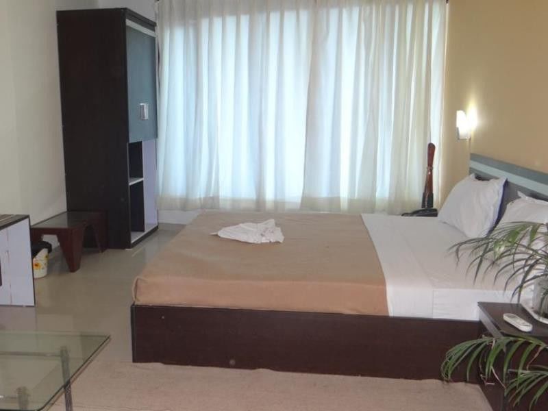 Linear Inn Indore Esterno foto